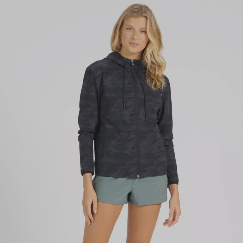 Vuori Womens Outdoor Trainer Shell black camo jacket small